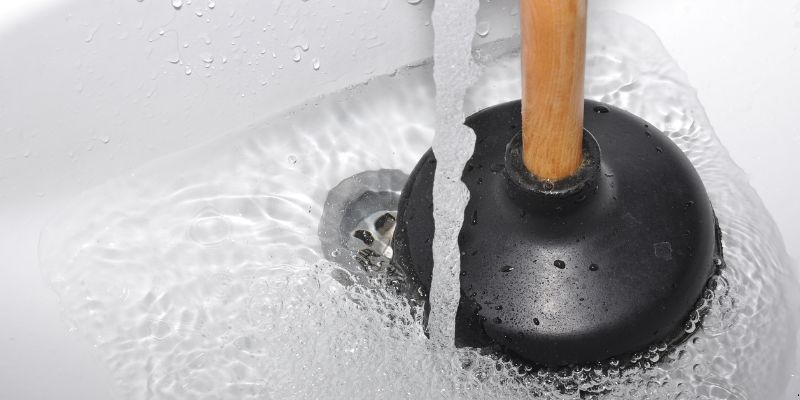 O Que é Bom para Desentupir Pia em Jundiaí: Confira 7 Dicas