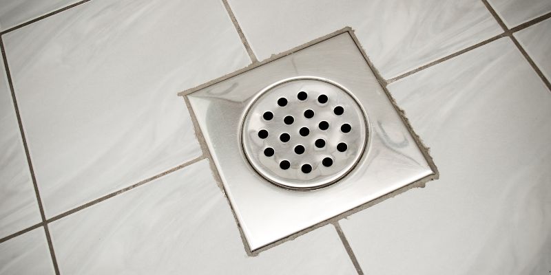 O Que é Bom para Desentupir Ralo de Banheiro em Jundiaí: 5 Métodos Práticos